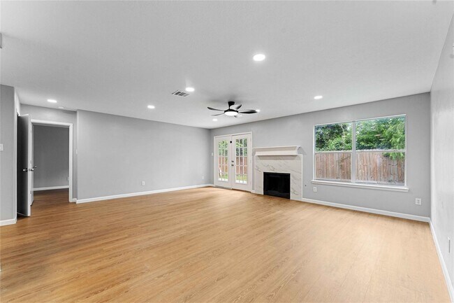 Building Photo - 22250 Queenbury Hills Dr