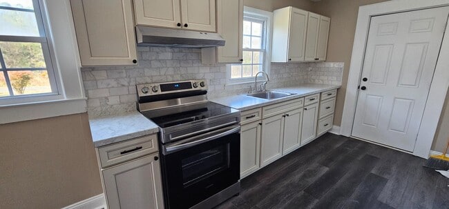 Building Photo - 356 Atkins Ave