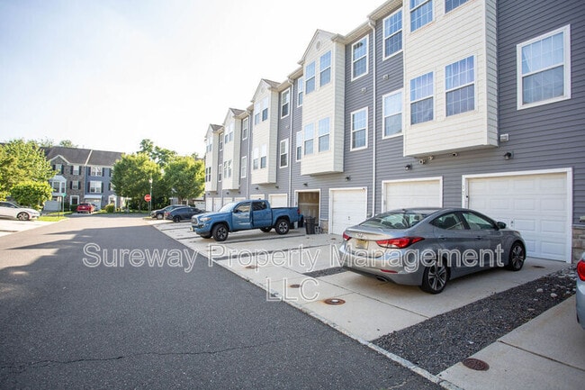 Building Photo - 15 Fawn Ct