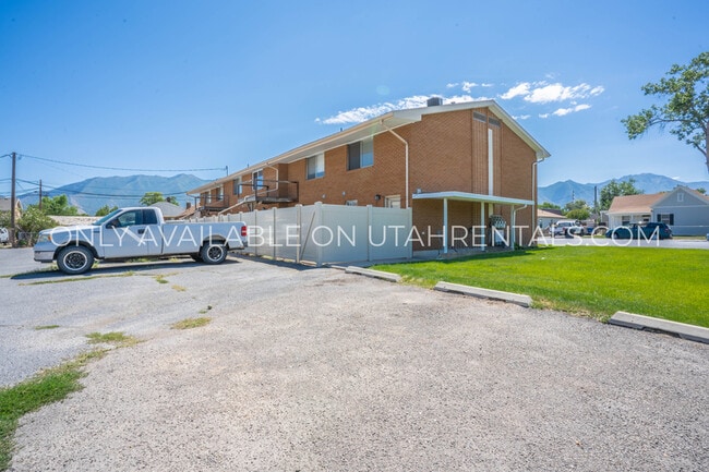 Building Photo - 186 W 100 N