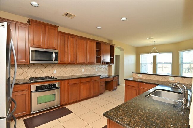 Building Photo - 5215 Field Briar Ln