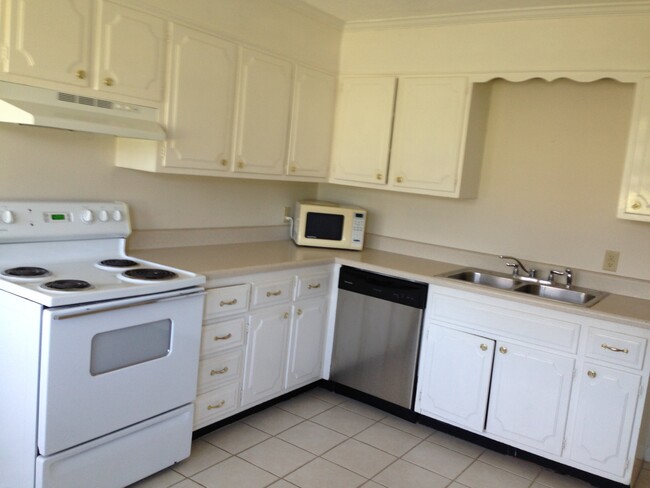 Building Photo - 730 Harpeth Pkwy W