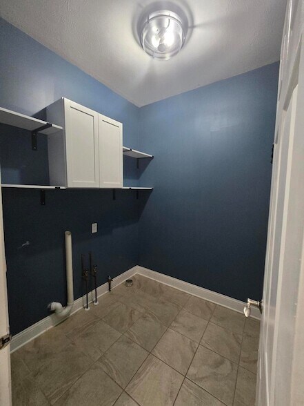 Building Photo - 10091 Pearwood Dr