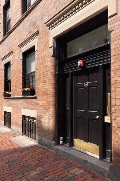 Building Photo - 49 Revere St