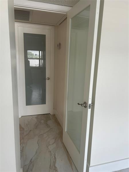 Building Photo - 550 Bayshore Dr