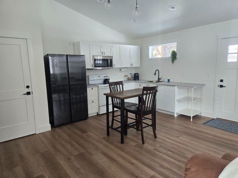 Building Photo - 20512 Whitstone Cir