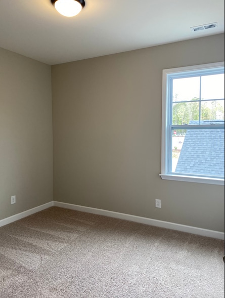 Spare Bedroom - 729 Carraway Garden Dr