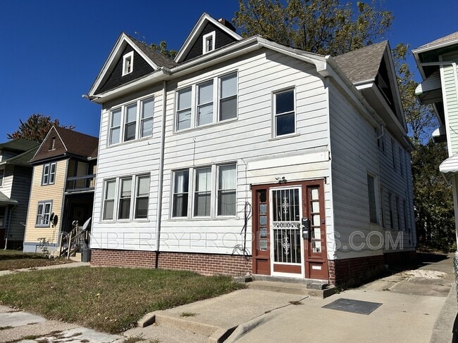 Primary Photo - 102 Melrose Ave