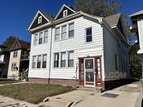 Building Photo - 102 Melrose Ave