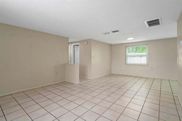 Building Photo - 10014 Sleepy Hollow Ln