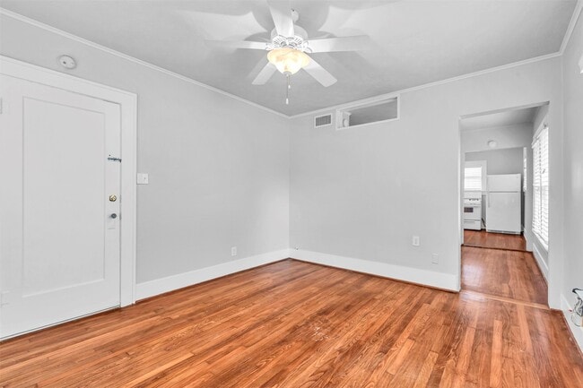 Building Photo - 1320 W Pierce St