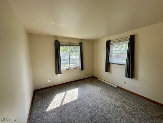 Building Photo - 114 Greencrest Terrace