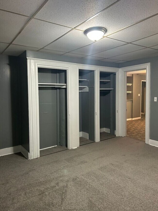 Building Photo - 25 N Washington St