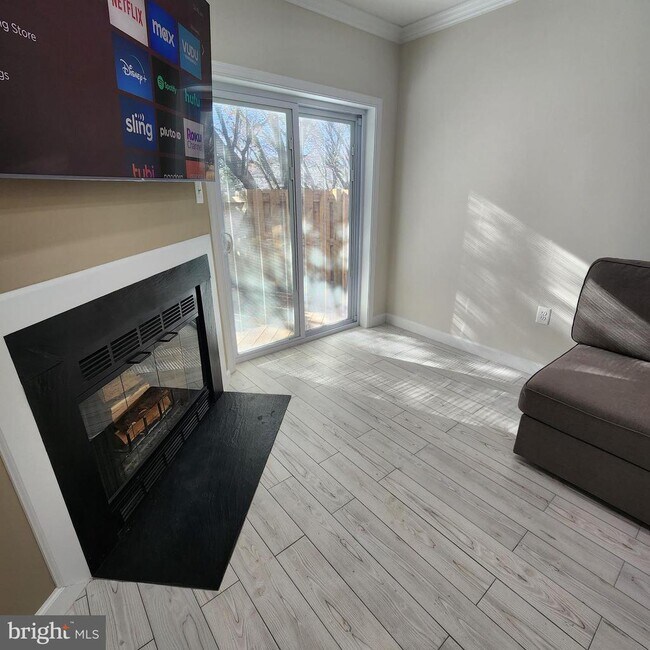 Building Photo - 255 S Pickett St