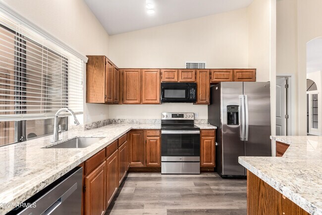 Building Photo - 1517 W Islandia Dr