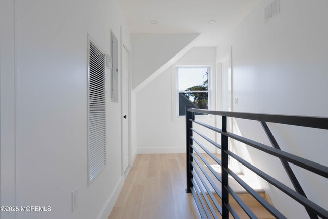 Building Photo - 537 Prospect Ave