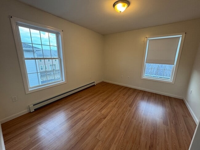 Building Photo - 86 Endicott St