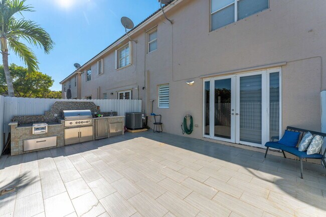 Building Photo - 851 SW 154th Path