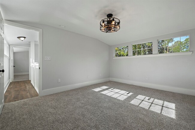 Building Photo - 17507 Wild Oak Dr