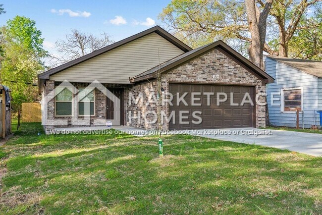 Building Photo - 1519 W 15th St