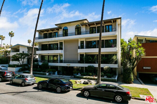 Building Photo - 12320 Montana Ave