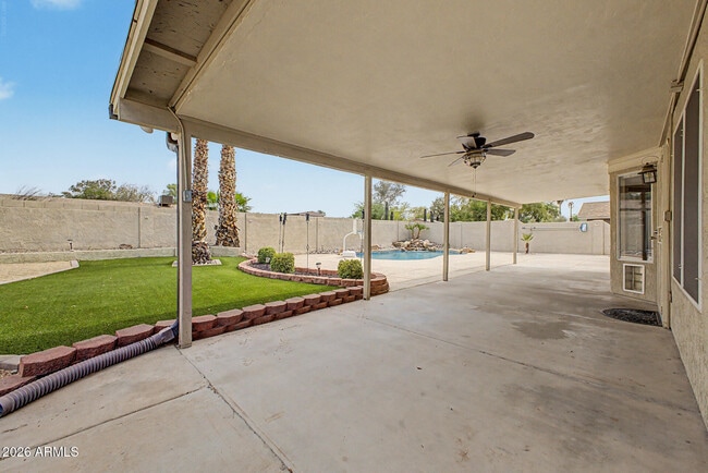 Building Photo - 933 N 94th Pl