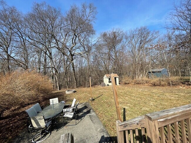 Building Photo - 41 Janet Cir