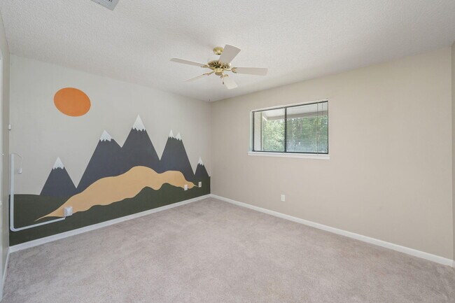 Building Photo - 1219 Oakmont Dr