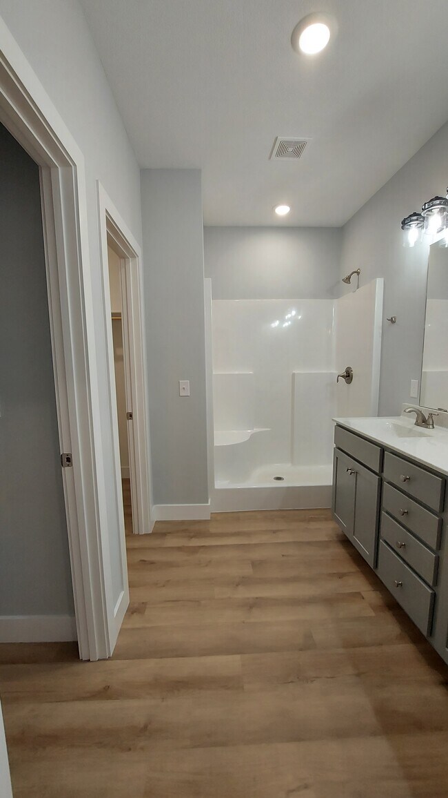 Building Photo - 1738 Sierra