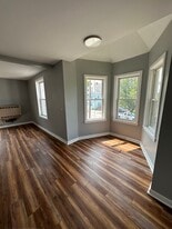 Building Photo - 55 Chase St