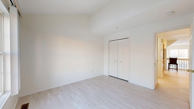 Building Photo - 1906 Lindsay Ln