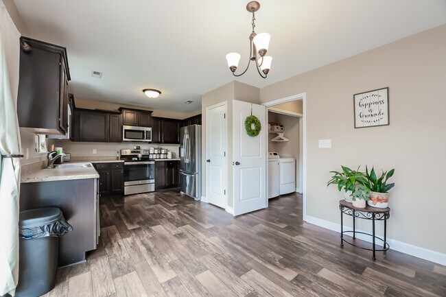 Building Photo - 425 Sea Buoy Ln