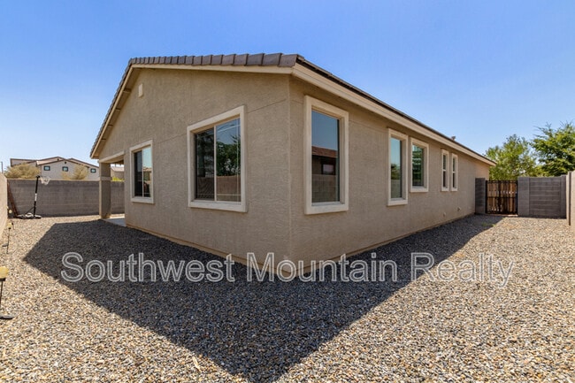 Building Photo - 2753 S 85th Way