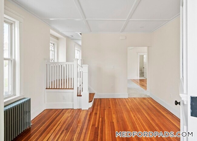 Building Photo - 57 Yale St