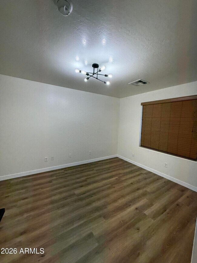 Building Photo - 46058 W Tulip Ln