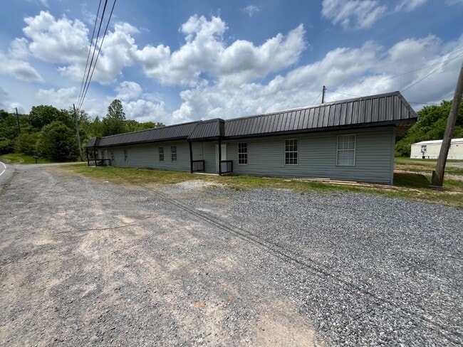 Building Photo - 2032 Mill Creek Rd SW