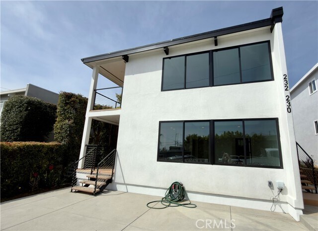 Building Photo - 230 Fairview St