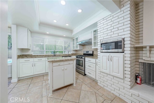 Building Photo - 5212 Chablis Cir
