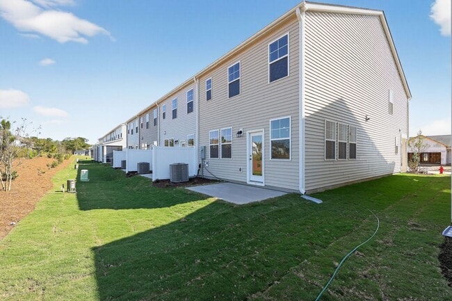 Building Photo - 88 Blossom Fld Wy