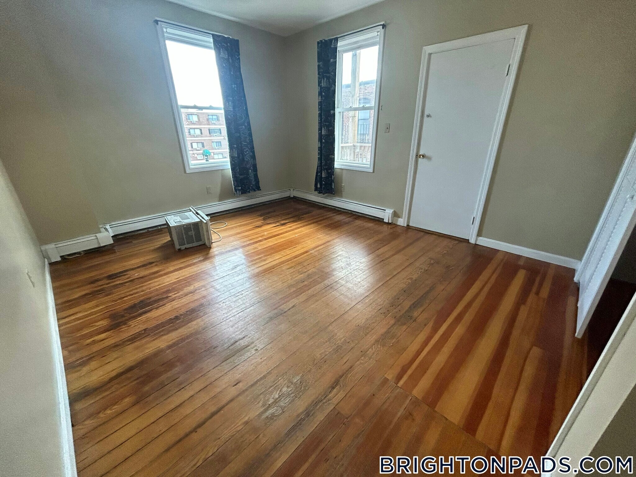 Building Photo - 9 Saybrook St