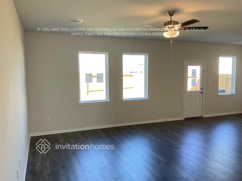 Building Photo - 8119 Sunberry Shadow Dr