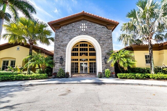 Building Photo - 321 September St