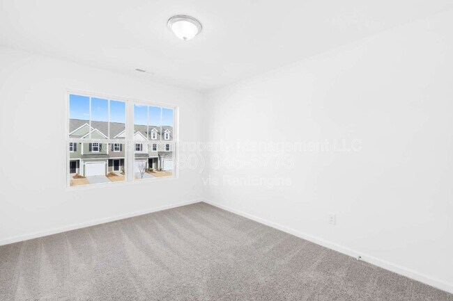 Building Photo - 790 Earhart St NW