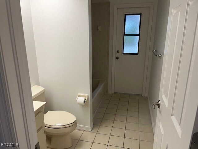 Building Photo - 3621 SE 5th Ct