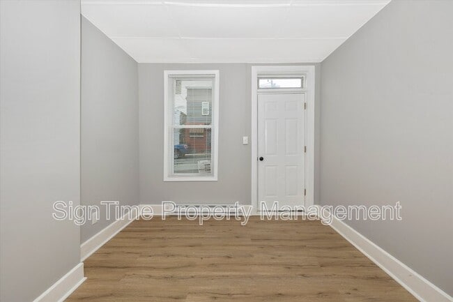 Building Photo - 114 N Conococheague St