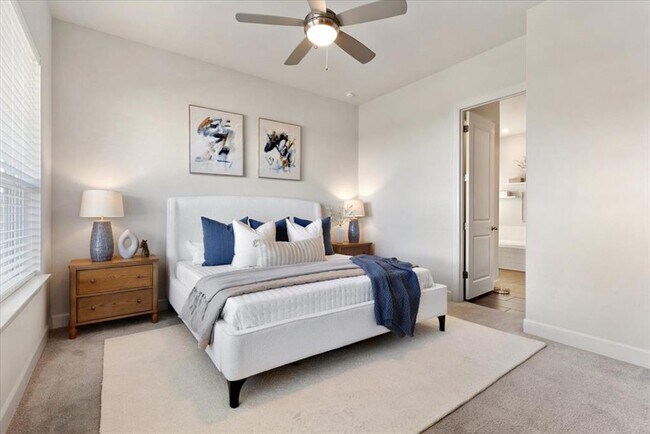 Building Photo - 908 Knowles Dr