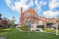 Building Photo - 1606 Thetford Rd