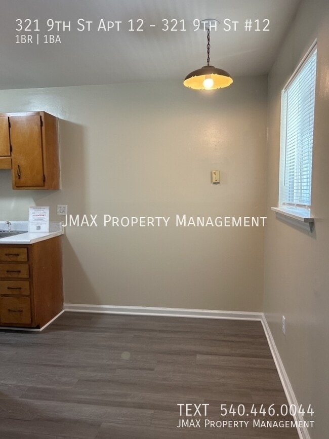 Building Photo - 321 9th St