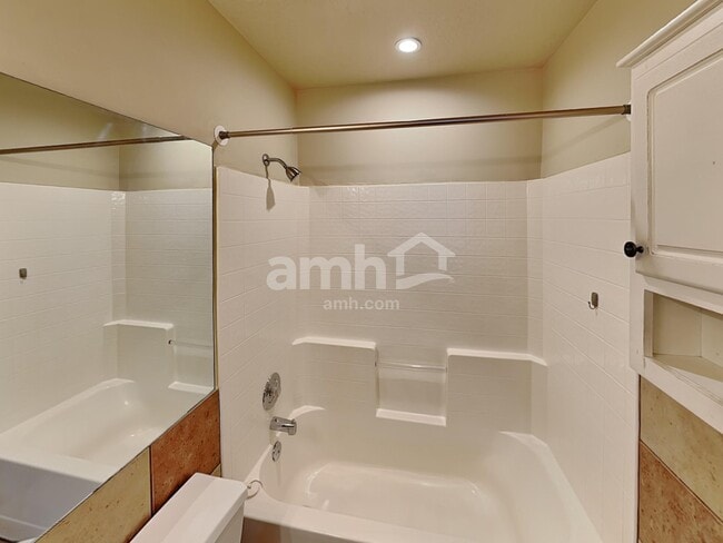 Building Photo - 143 N 700 W