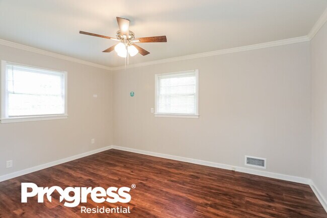 Building Photo - 1201 Monterey Dr